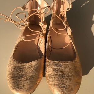 Tie a ballerina flats